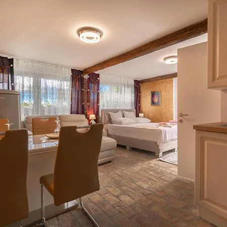 Apartament Rm & Studio Deluxe *