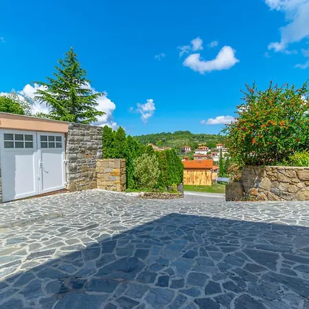 Rm & Studio Deluxe *