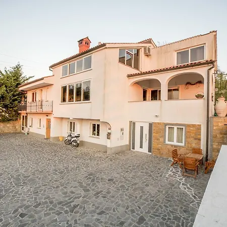 Rm & Studio Deluxe Appartement *