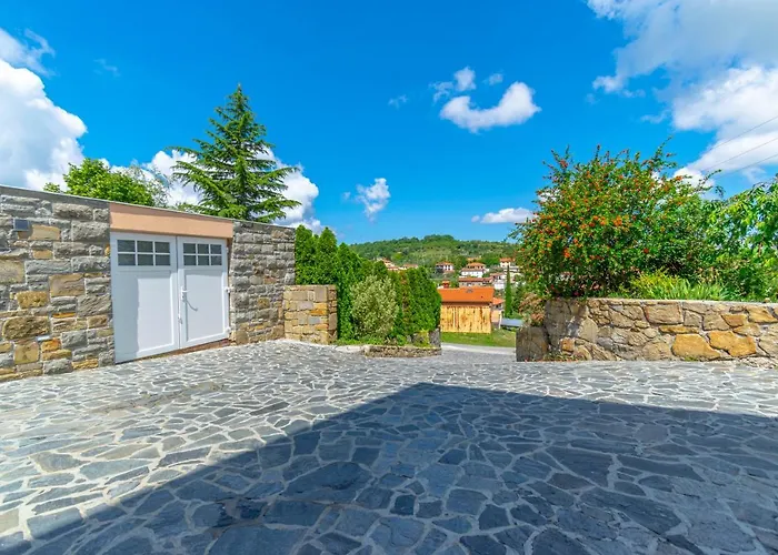 Rm & Studio Deluxe *