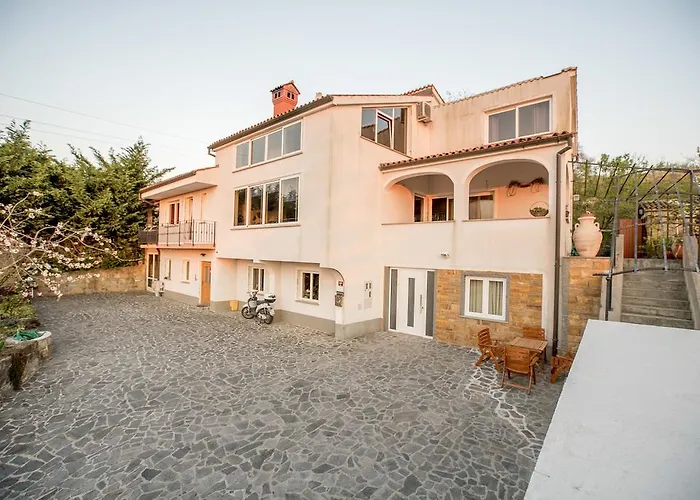 Rm & Studio Deluxe Apartmán *